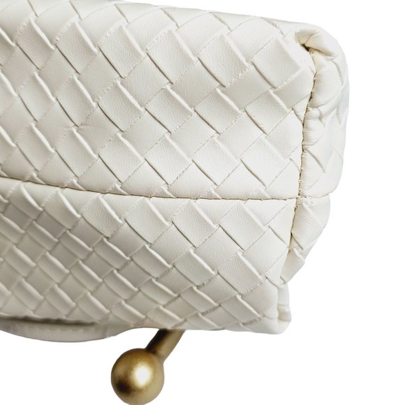 Vera New York Heather Woven Crossbody Cream in a V - Picture 7 of 12